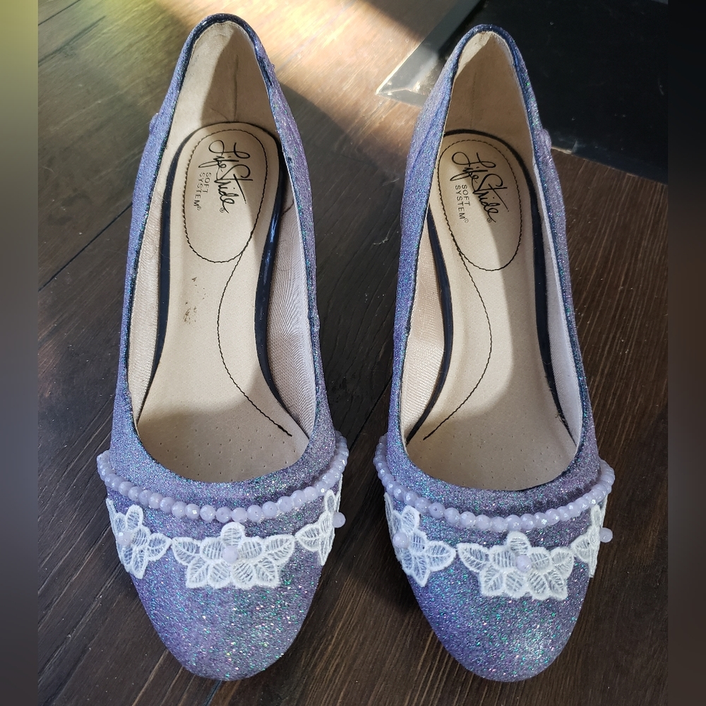 Life Stride, redesigned size 10 wedges